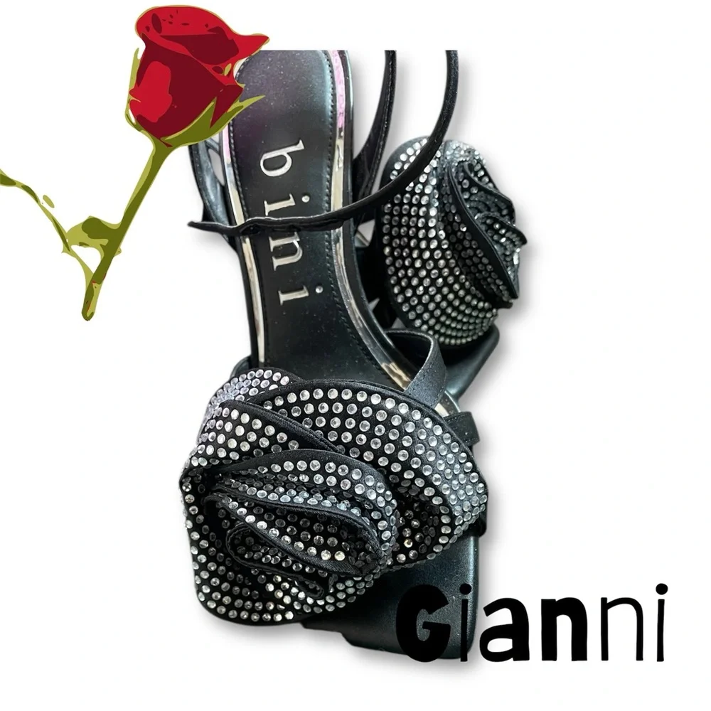 🌹 Gianni Bini Black Strappy Rose Embellished 3” Heels Square Toe Shoes Size 7.5